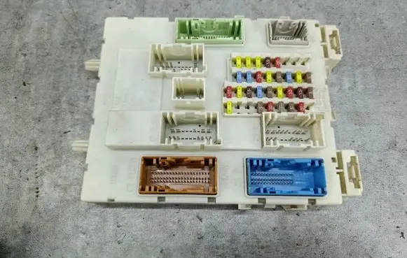Ford Focus Fuse box set BV6N14A073FP