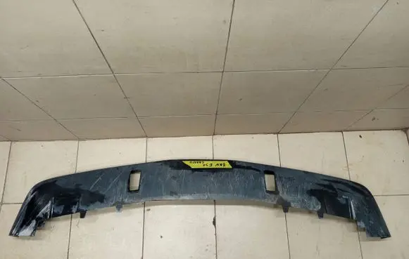 Front bumper lip