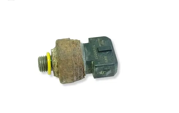 Volvo S60 Air conditioning (A/C) pressure sensor 30899051