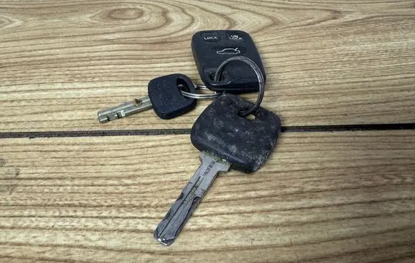Volvo S60 Ignition key/card 