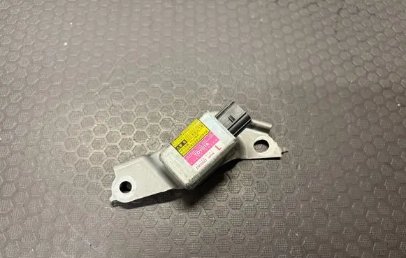 Lexus RX 330 - 350 - 400H Airbag deployment crash/impact sensor 8983448020 1879001741