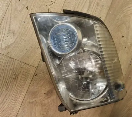 Nissan X-Trail T30 Headlight/headlamp