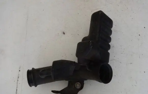 Intake resonator