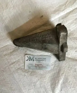Mercedes-Benz E W124 Engine mounting bracket 1022231804