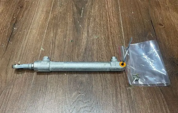 Mercedes-Benz SL R129 Convertible roof main ram cylinder 1298002072 A1298002072