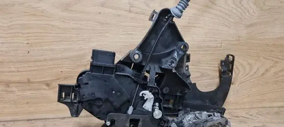 Volvo V70 Front door lock 30799303