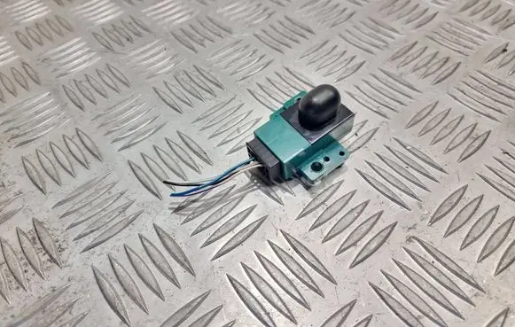 Ford Explorer Alarm movement detector/sensor 2l2t19g313aa