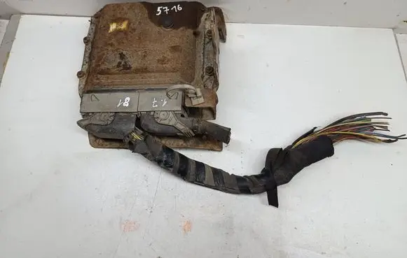 Opel Zafira B Engine control unit/module 275820467001 09030031