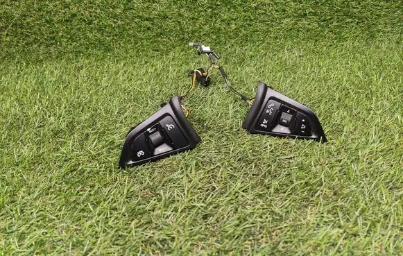 Opel Astra J Steering wheel buttons/switches 13293155 13268686
