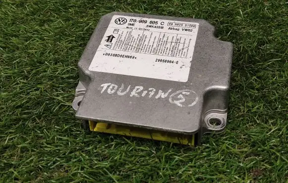 Volkswagen Touran I Airbag control unit/module 1T0909605C