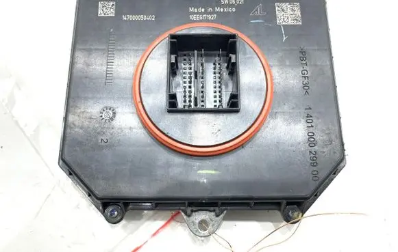 Jeep Cherokee Voltage converter/converter module 10EEG171927