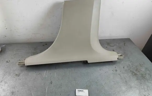 Volvo XC90 (B) pillar trim (bottom) 31363586