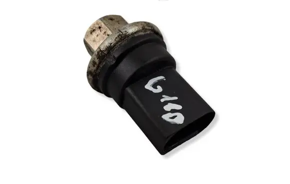 Volkswagen Golf IV Air conditioning (A/C) pressure sensor 8E0959126