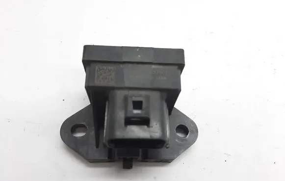 Ford Focus Fuel pump relay AU5A9D370FC