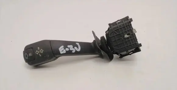 BMW 5 E39 Indicator stalk 8352172 01100410