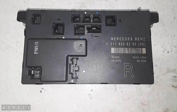 Mercedes-Benz E W211 Door control unit/module 2118208285