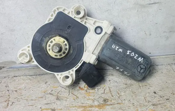 Mercedes-Benz C W203 Front door window regulator motor A2118201842
