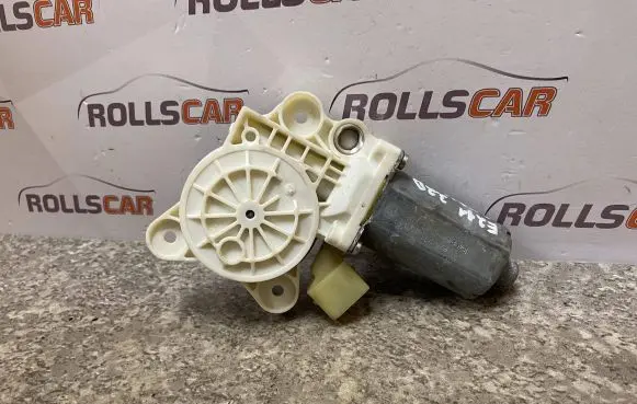 Mercedes-Benz E W211 Front door window regulator motor 0130821970 A2118202942 993626101