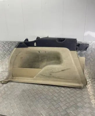 Volkswagen Touareg II Trunk/boot lower side trim panel 7P6867037 A047720