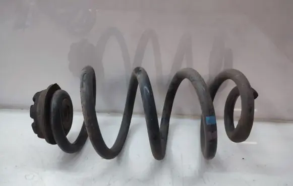Nissan Qashqai+2 Rear coil spring
