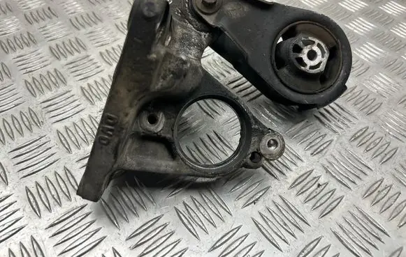 Citroen DS5 Gearbox mount 