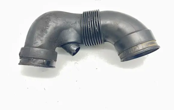 Mercedes-Benz C W203 Turbo air intake inlet pipe/hose A6120940008