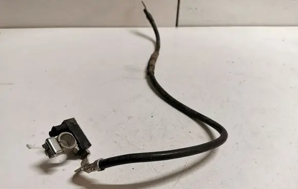 Mercedes-Benz GLA W156 X156 Positive cable (battery) A246905403