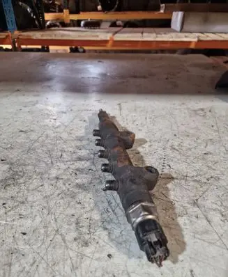 Fuel main line pipe