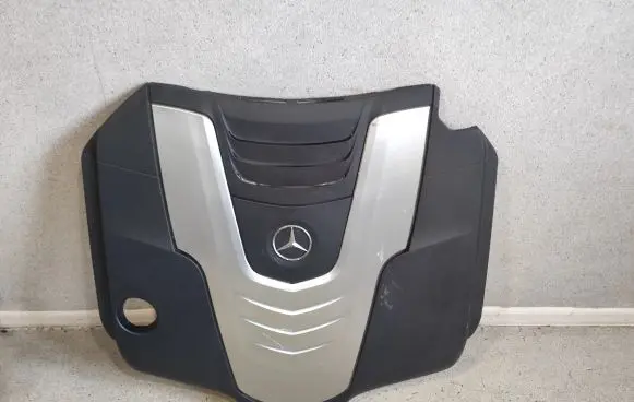 Mercedes-Benz E W213 Engine cover (trim) A6420108309