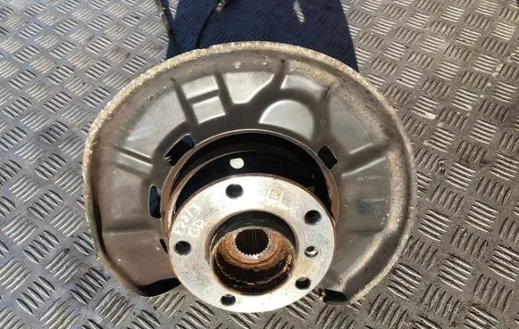 BMW 2 F22 F23 Rear wheel hub