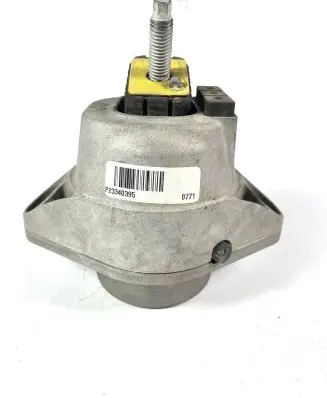 Engine mount vacuum valve