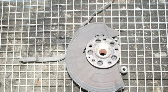Mercedes-Benz B W246 W242 Front wheel hub