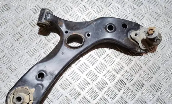 Lexus CT 200H Front lower control arm/wishbone W0907228