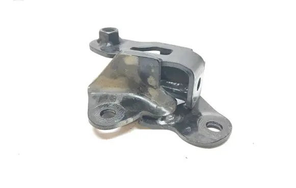 Peugeot 208 Gearbox mounting bracket 9824123680