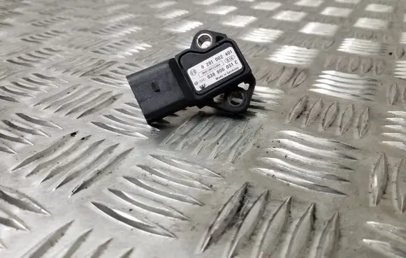 Volkswagen Golf VI Air pressure sensor 038906051C