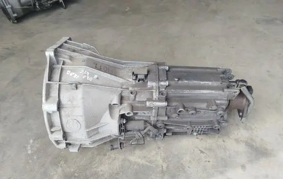 BMW 1 E82 E88 Manual 6 speed gearbox 1069401105