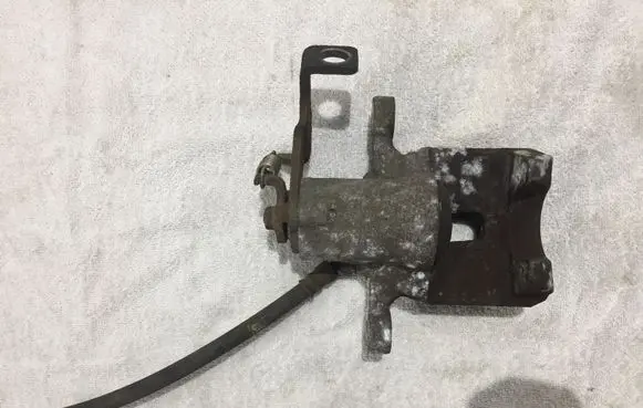 Hyundai i30 Rear brake caliper