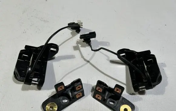 Chevrolet Corvette C7 Convertible roof lock latch cylinder 23481810