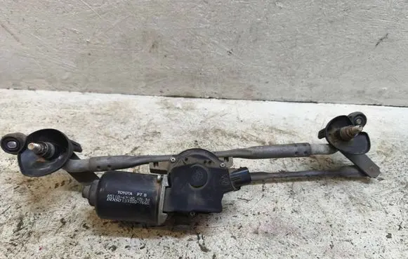 Toyota Prius (XW20) Front wiper linkage and motor 8511047080