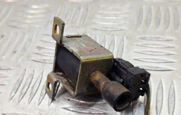 Mercedes-Benz CL C140 Turbo solenoid valve 0015408697