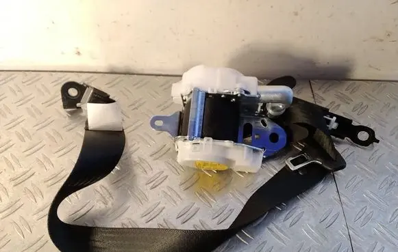 Lexus RX 450H Front seatbelt 7X2100P