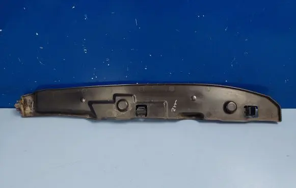 Volkswagen Jetta VI Fender end trim 5C6821112A