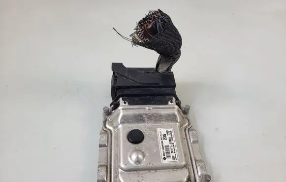 KIA Rio Engine control unit/module 39111-03850