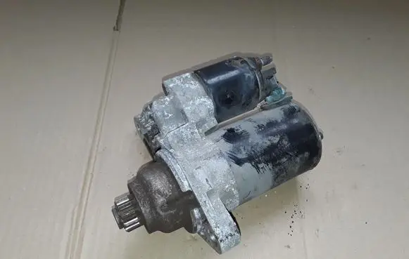 Volkswagen Polo Starter motor 02T911023G 0001120400
