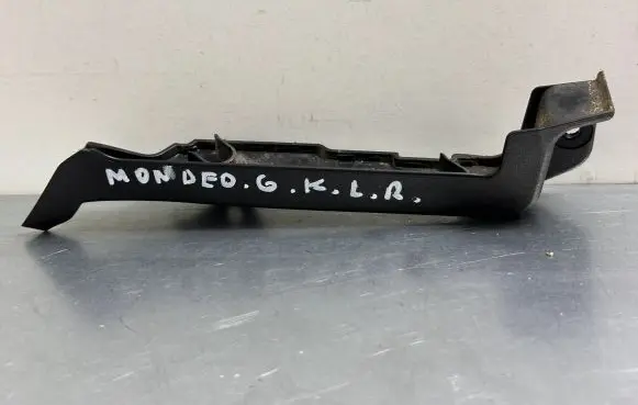 Ford Mondeo MK V Rear/tail light trim molding DS73401A13BC