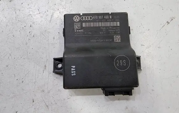 Audi A6 S6 C6 4F Gateway control module 4F0907468M 4F0907468F