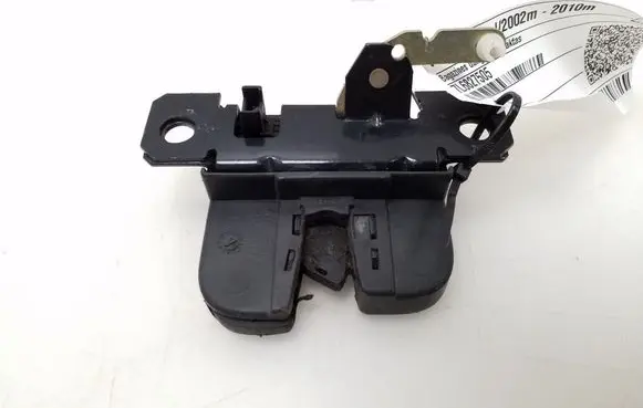 Volkswagen Touareg I Loading door lock 7L6827505
