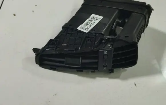 KIA Ceed Dash center air vent grill 808883