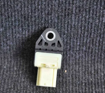 Toyota RAV 4 (XA30) Airbag deployment crash/impact sensor 8983133020