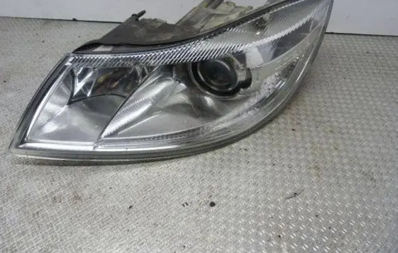 Skoda Octavia Mk2 (1Z) Headlight/headlamp 1Z1941015G 1ZL24705205 24705205000070